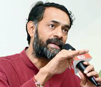 Yogendra Yadav resigns AAP